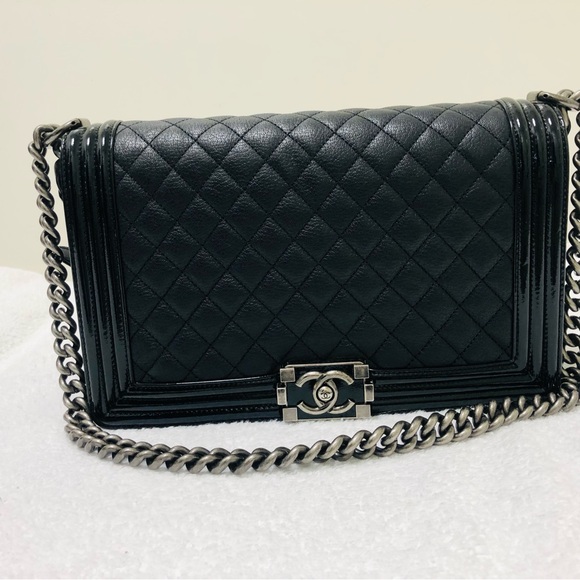 100% Authetic Boy Chanel Handbag Medium - Color : : Navy - Picture 5 of 16